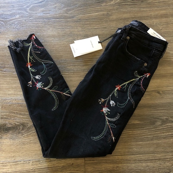 Zara Denim - Zara Floral Embroidered Skinny Jean Cutoffs